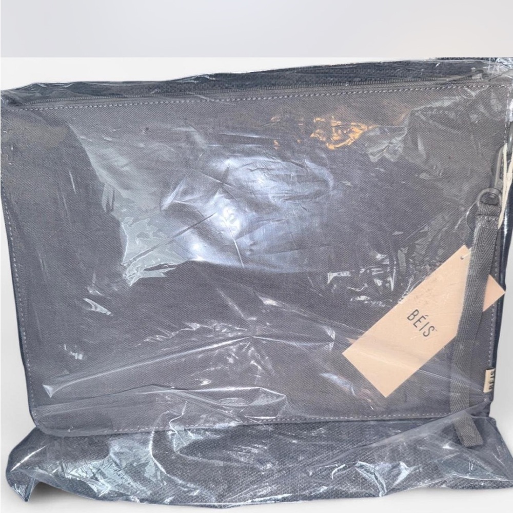 The BÉISics Laptop Pouch in Grey